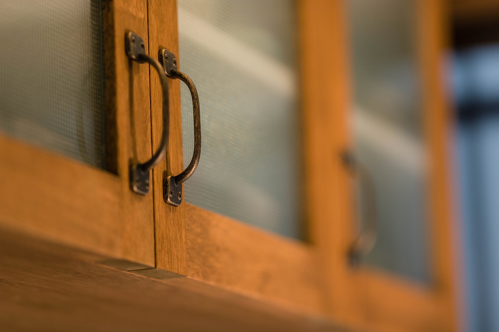 レトロな取手を使ったオリジナルの家具