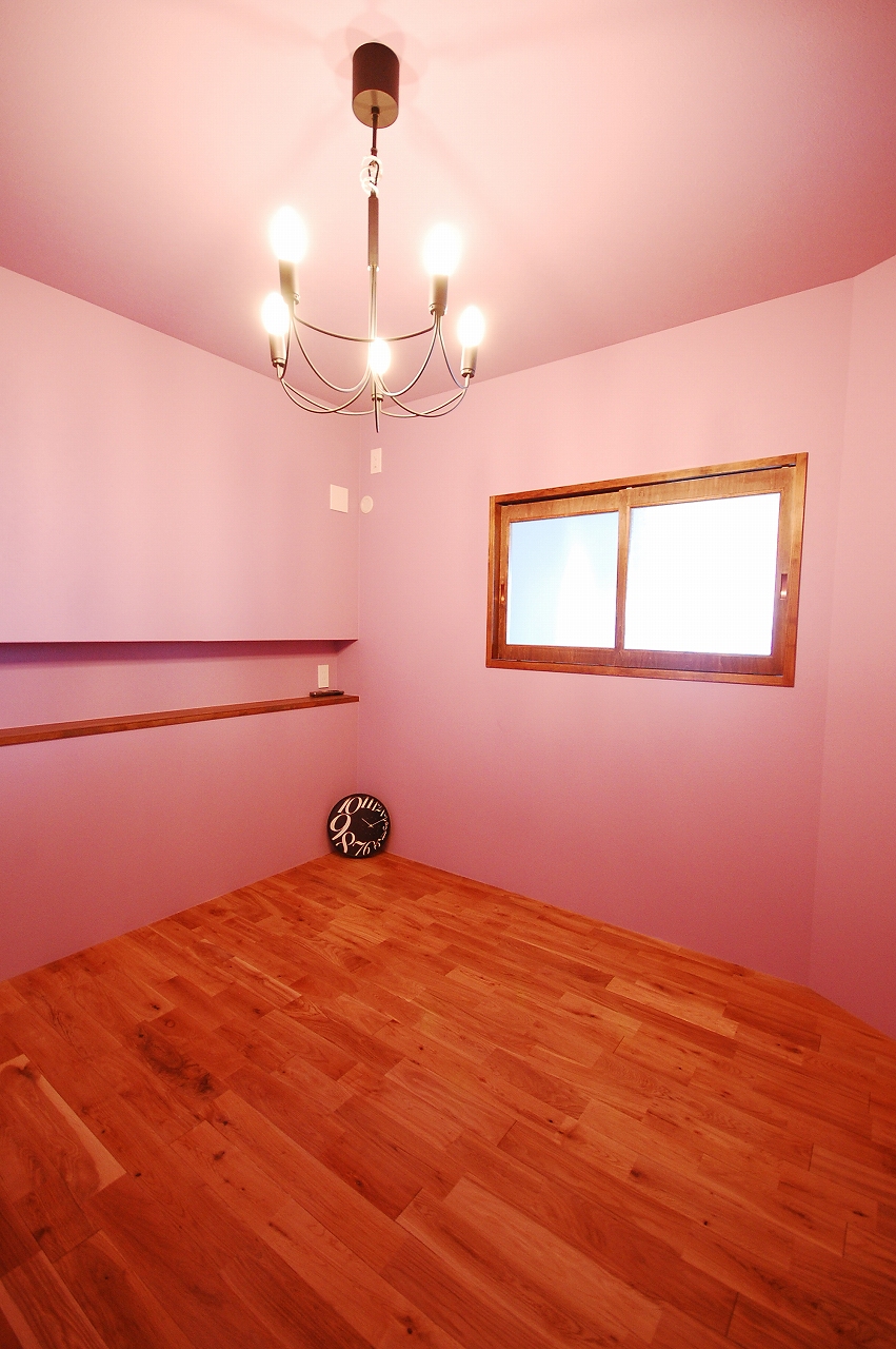 カラーで演出された部屋