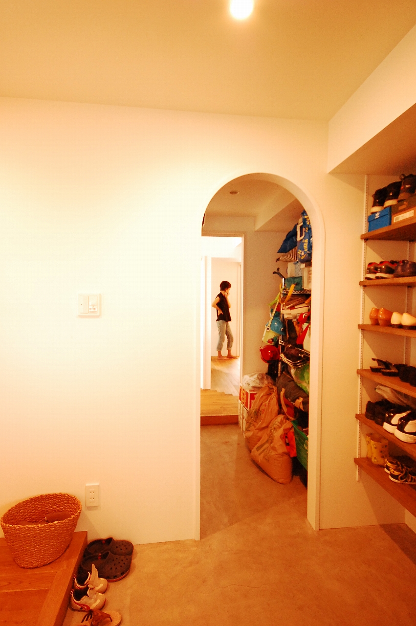 土間続きの玄関収納庫