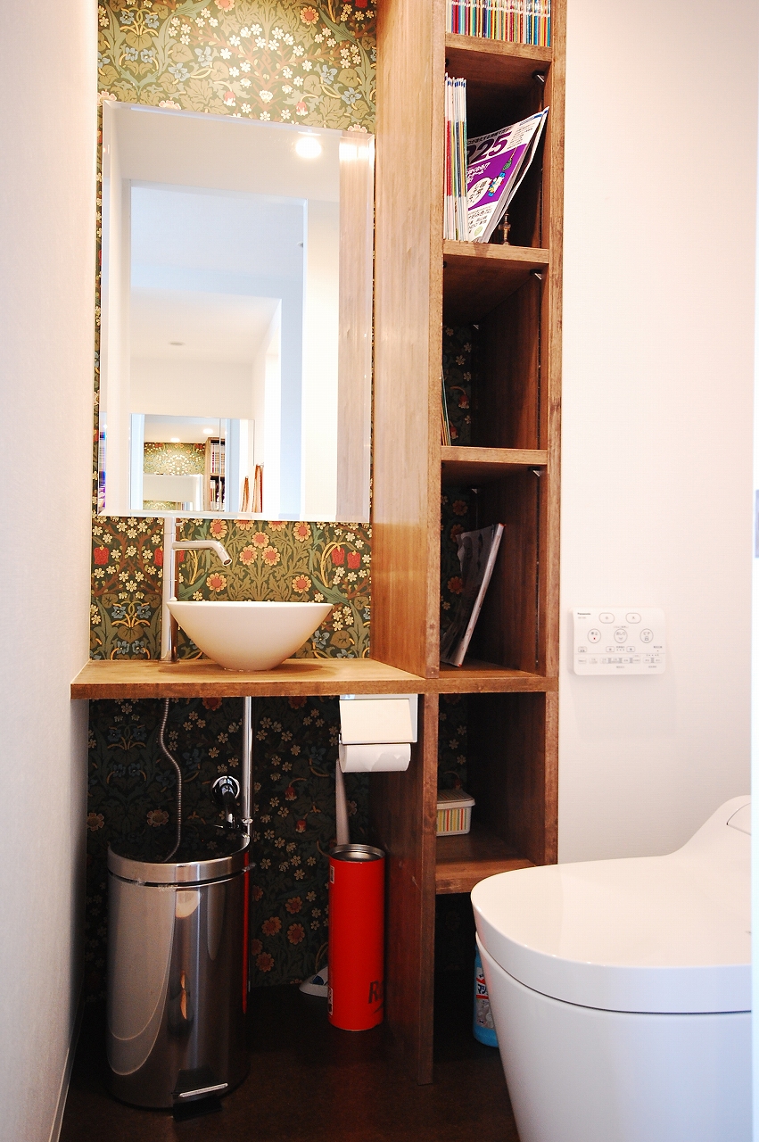 輸入クロスを使った洗面台