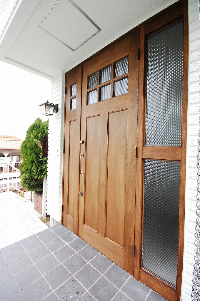 オリジナルの玄関ドア