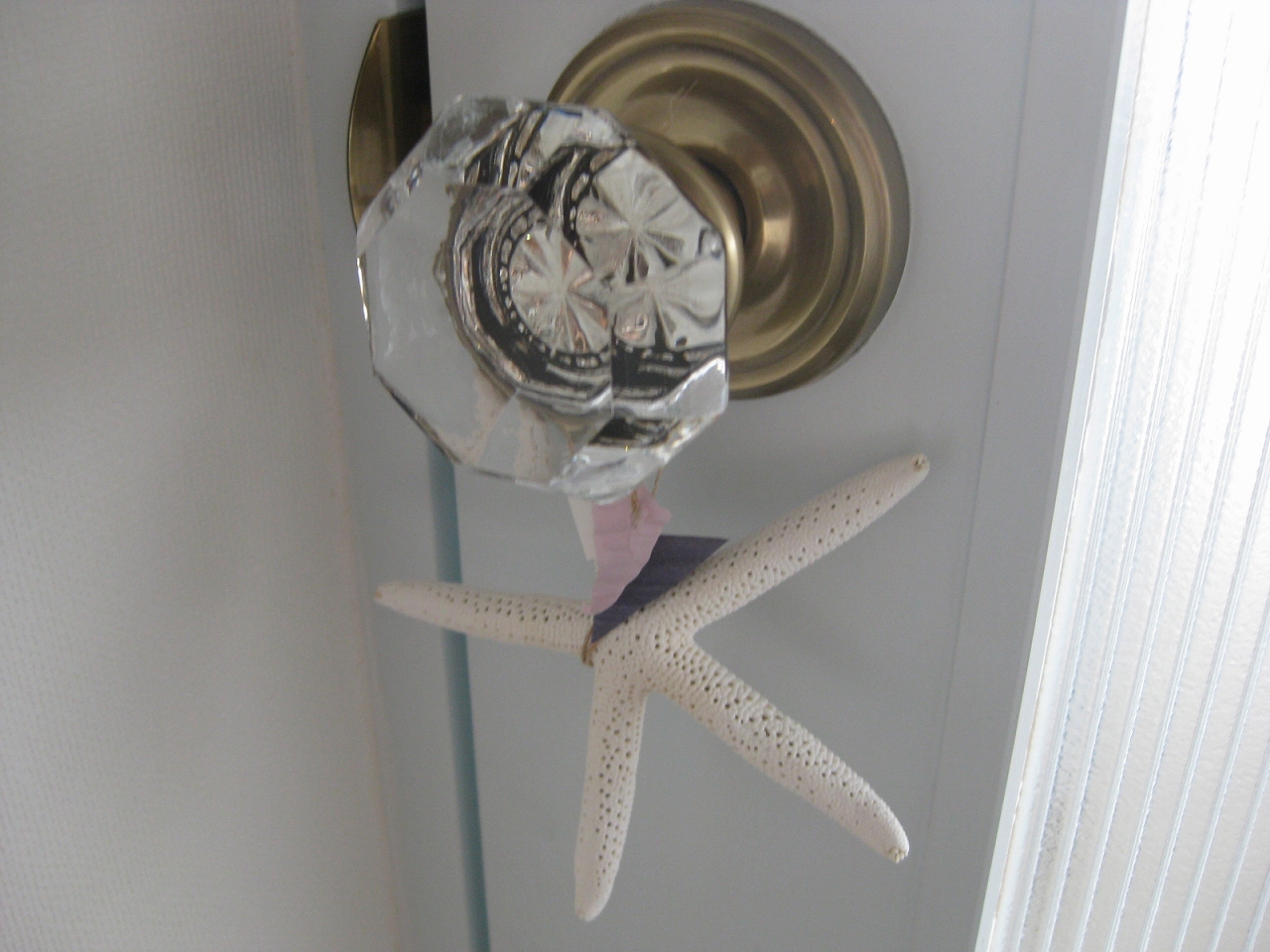 こだわりのドアノブを使ったオリジナル扉