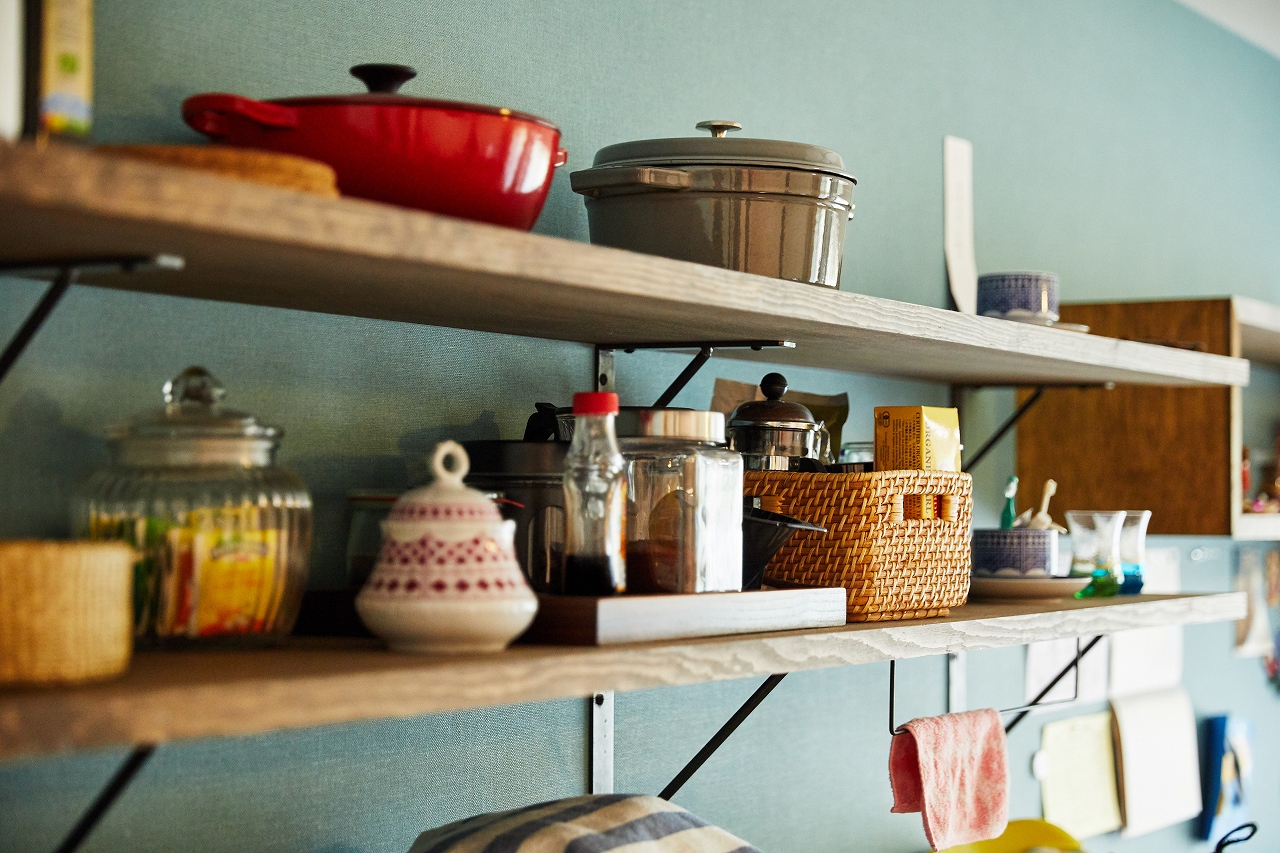 見せるキッチン収納棚