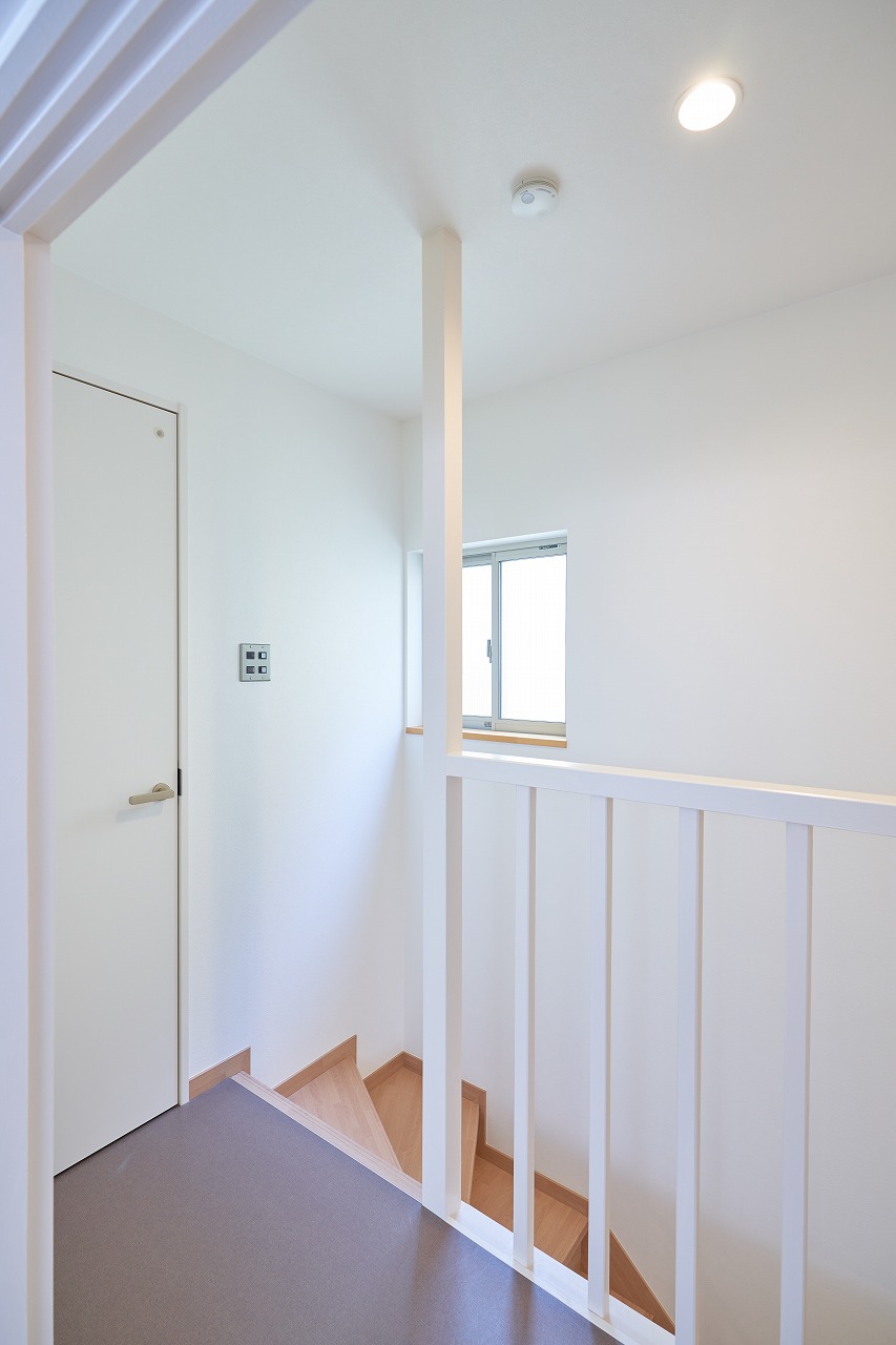明るい廊下や階段付近