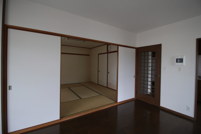 施工前のリビングに接する和室