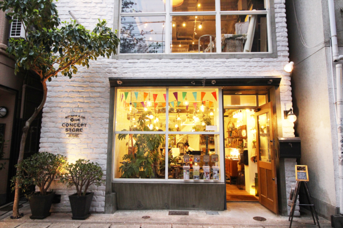 会場は、直営ジーフラットインテリアショップ