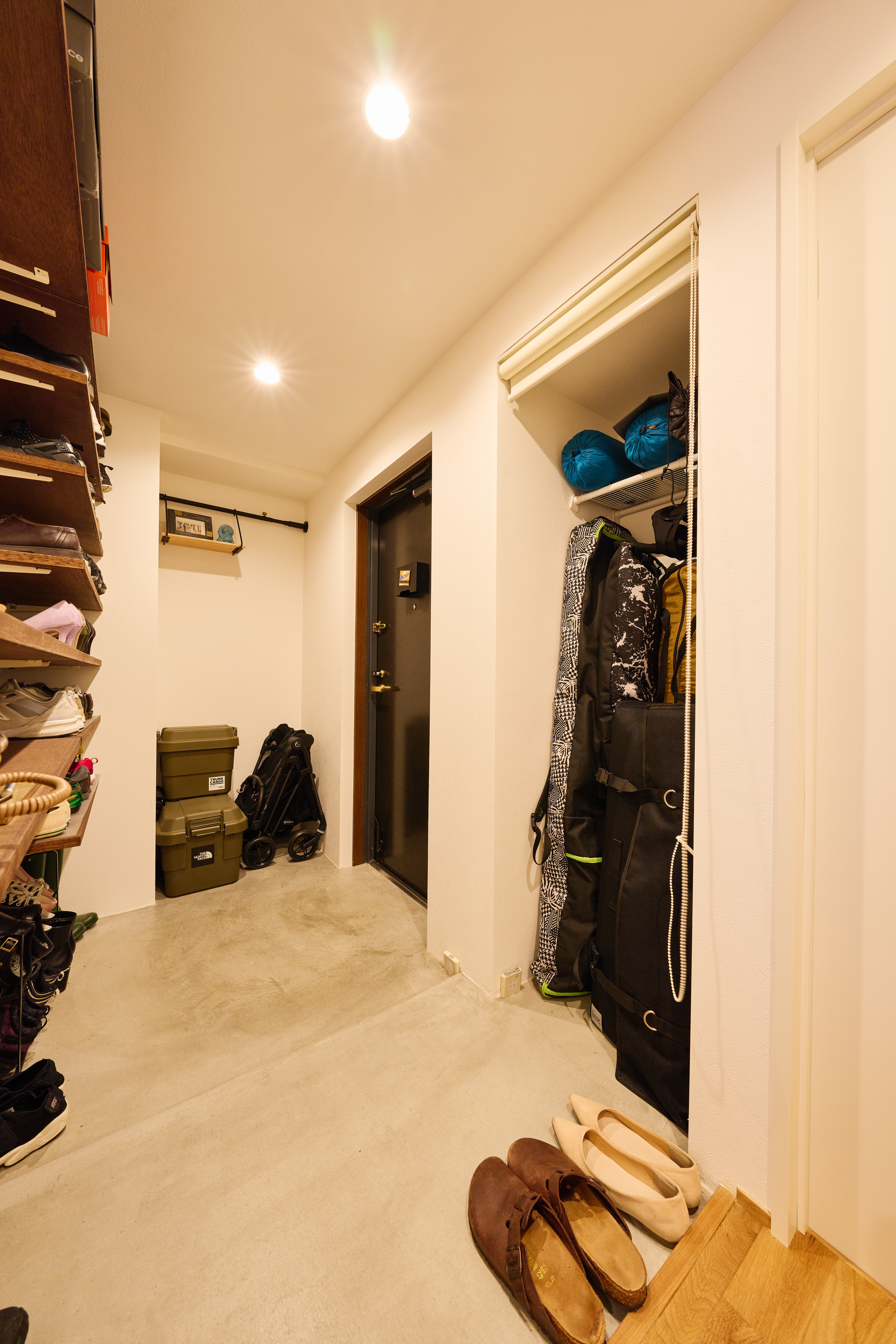 アウトドア用品の収納スペース