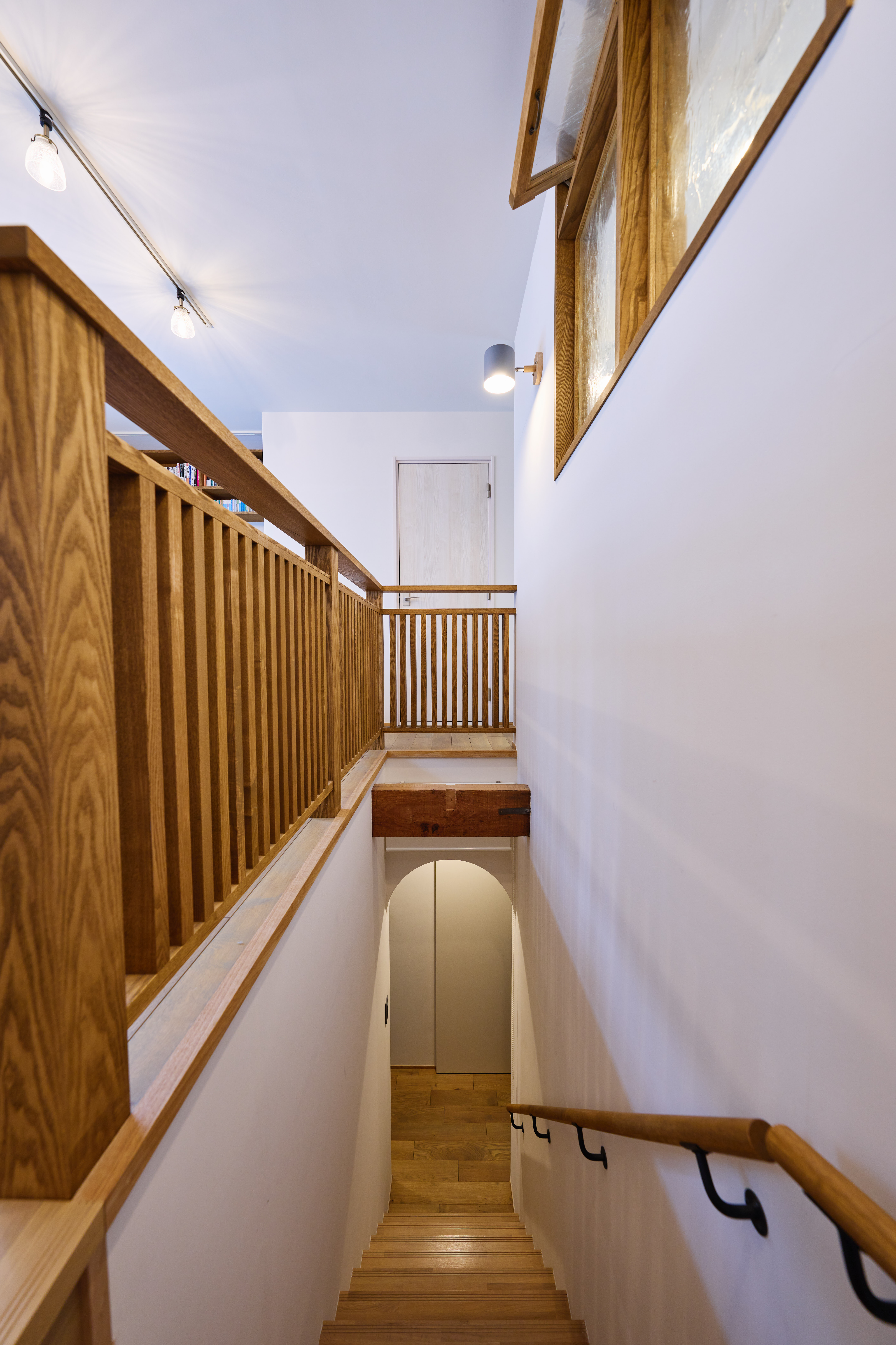 階段部分を利用して抜け感を