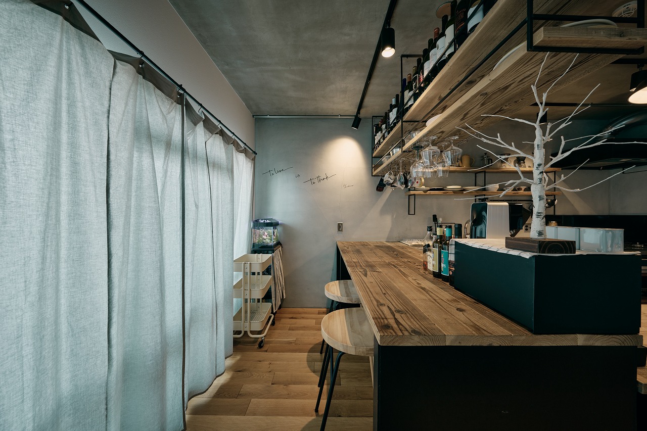 レストランのようなバーカウンター