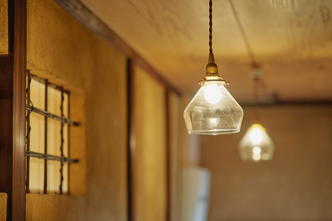 空間になじむ、ガラスのシェード