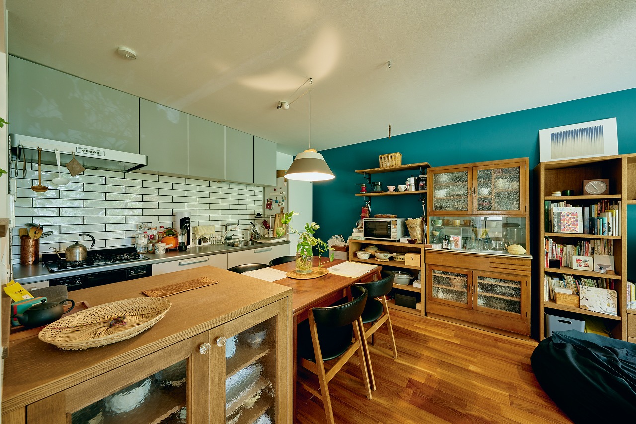 ダイニングテーブルと揃えた作業台