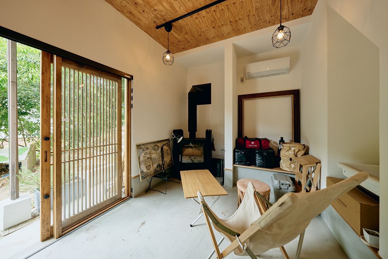 くつろげる土間と薪ストープ