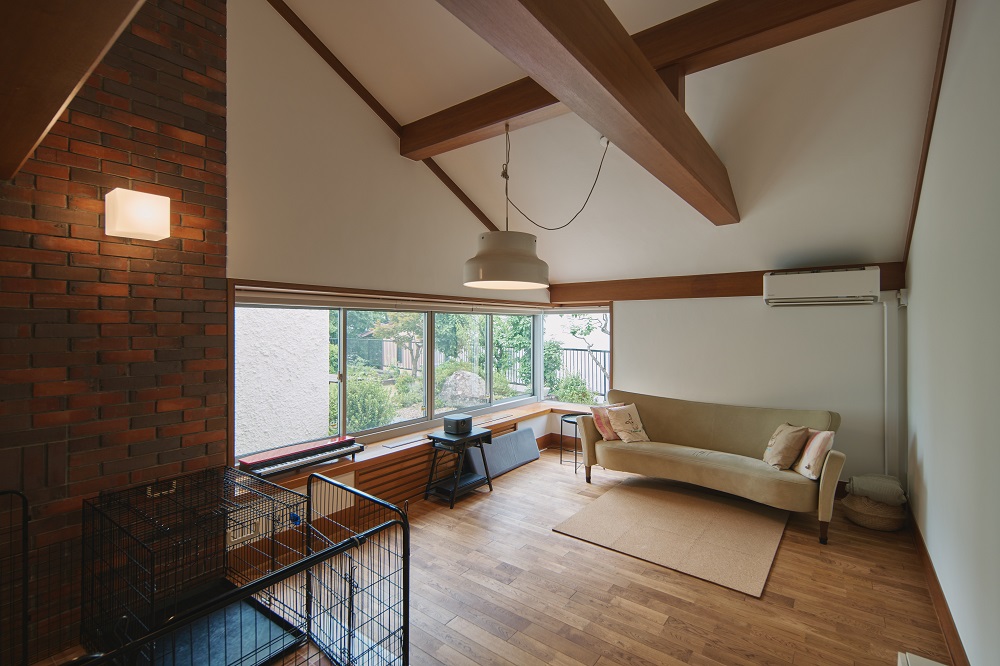 大きな照明は引き継いで使う