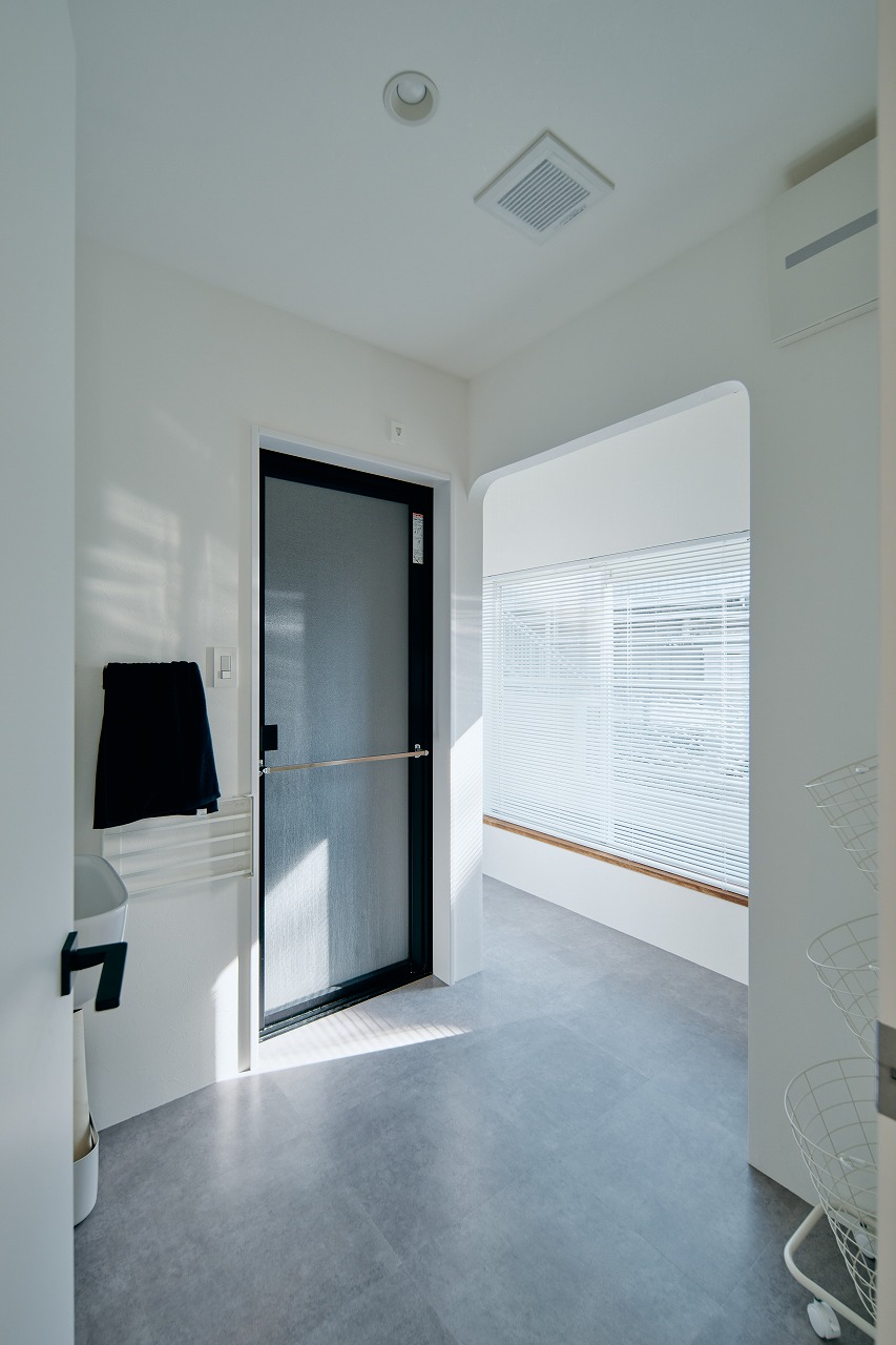 お風呂隣接のランドリースペース