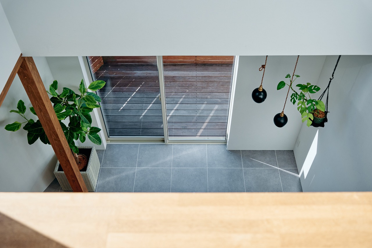 窓際バルコニーのグリーン