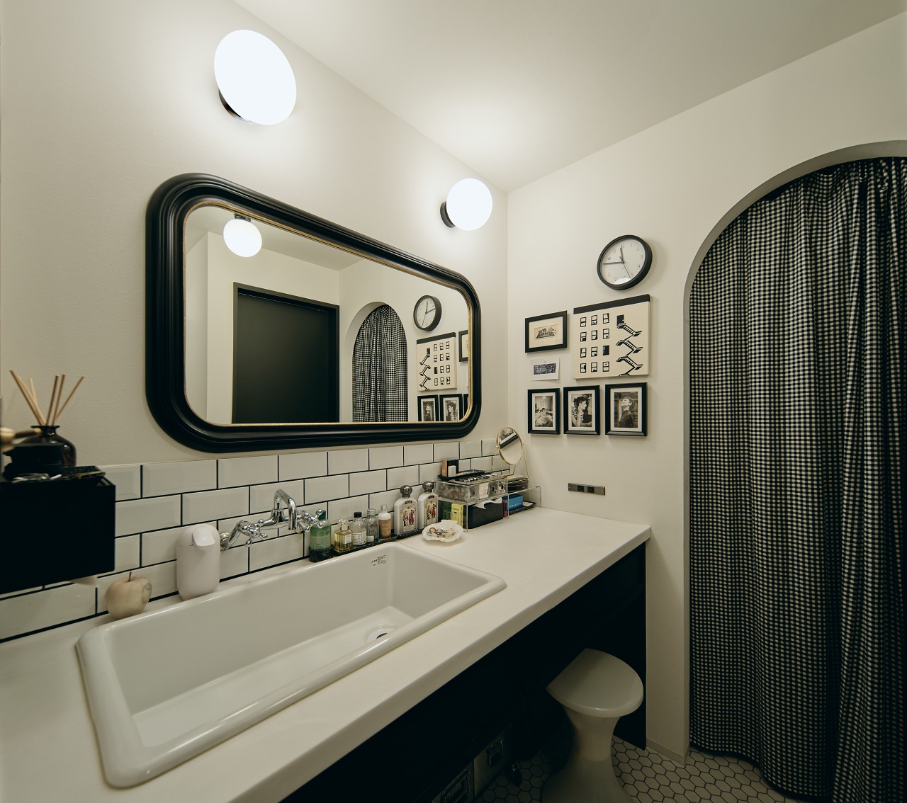 朝の混雑を解消する1階の広々洗面