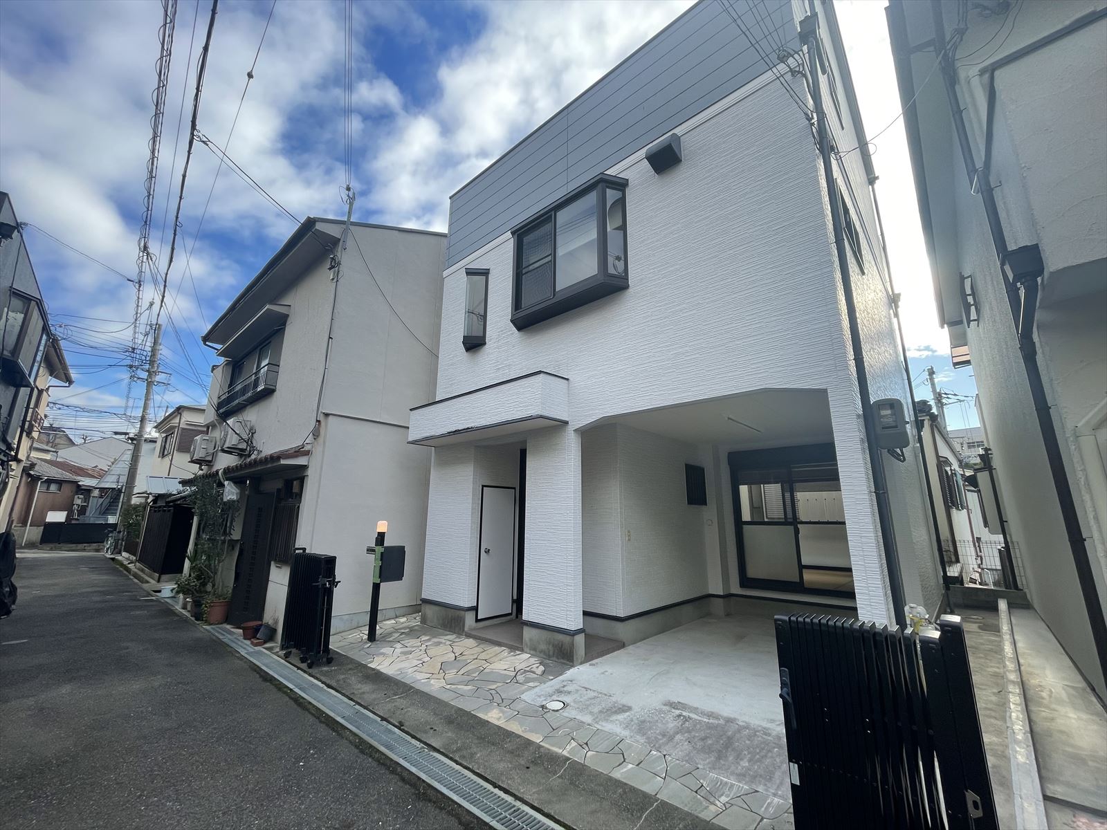 空間を使い分けるメリハリのある暮らし【兵庫区楠谷町　中古戸建】